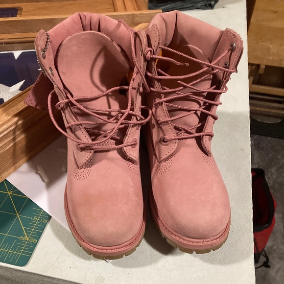 Women's Timberland A12LS Premium 6" Nubuck Boot in Dusty Rose size 5 - Picture 7 of 11
